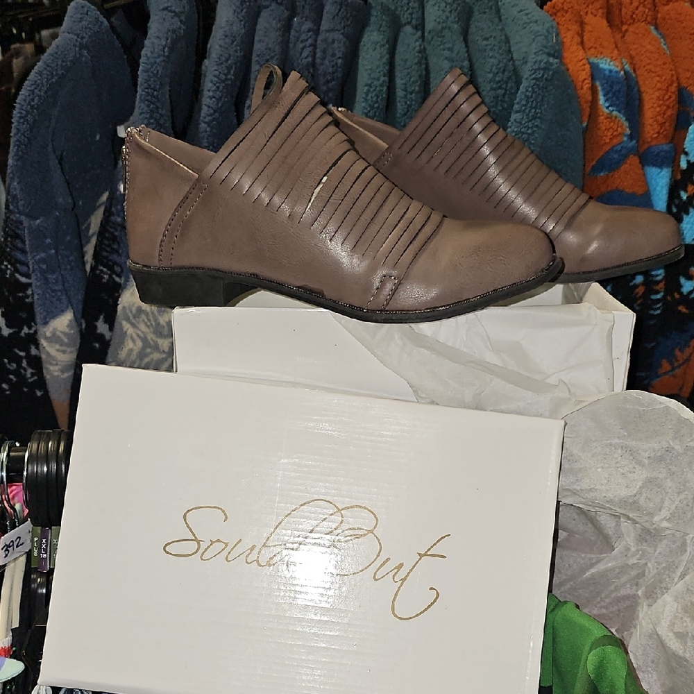 Nwt Women's Brown Fringe Loafers